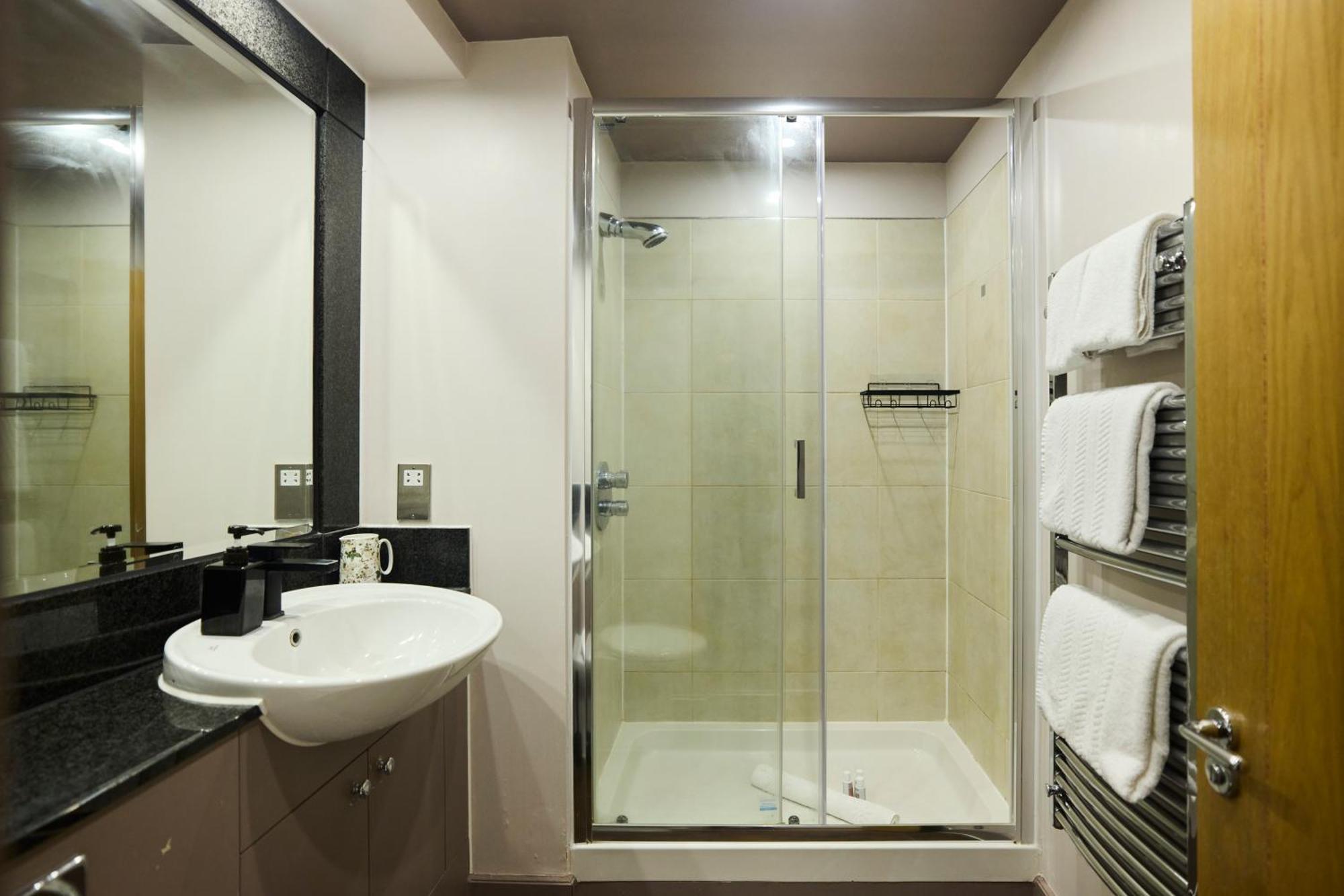 The Vauxhall Hideout - Comfy 2Bdr Flat With Balcony London Exterior photo